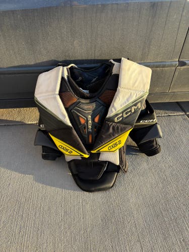 Medium CCM Axis 2 Goalie Chest Protector (Used)