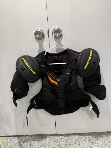 XL Senior Sher-Wood Rekker Legend 1 Shoulder Pads (Used)