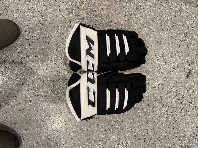 CCM Tacks 4 Roll Pro 2 Gloves 15" (Used)