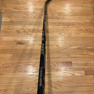 Senior Bauer Pulse Right Handed Hockey Stick P92 70 Flex (Used)
