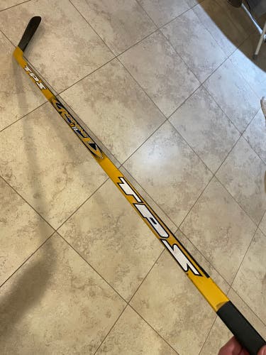 Senior TPS Response XN10 Right Handed Hockey Stick Heel Pattern 85 Flex (New)