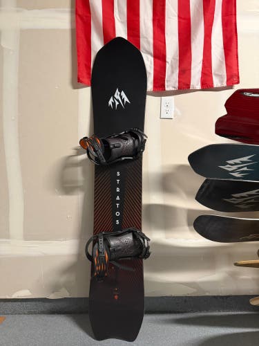 2025 Jones Stratos Snowboard
