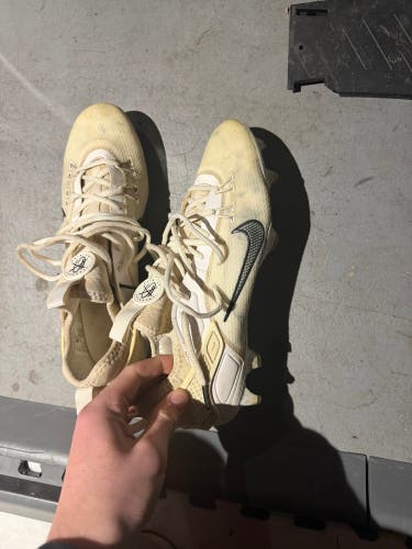 Unisex Size M 10.5 (W 11.5) Youth Nike Alpha Huarache 8 Elite Mid Top Molded Cleats (Used)