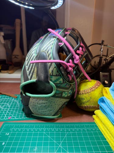 Rawlings REV1X RH Baseball Glove 11.75" (Used)