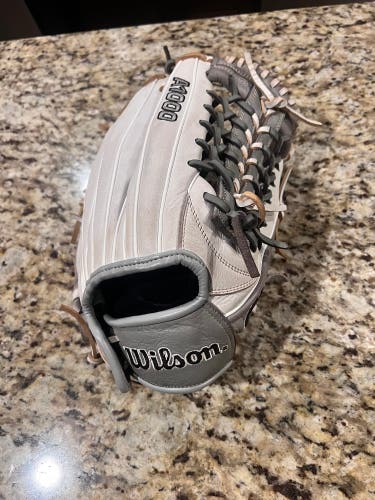 2024 Wilson A1000 RH Softball Glove 12.5" (Used)