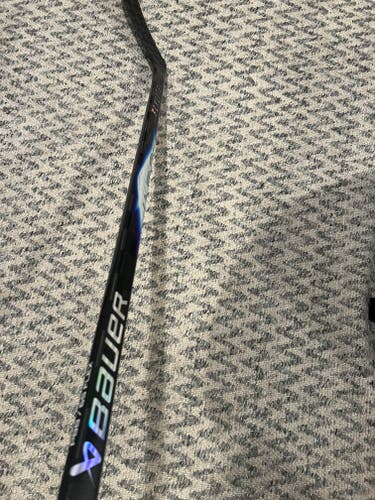 Intermediate Bauer Vapor FlyLite Left Hand Hockey Stick P88 65 Flex (New)
