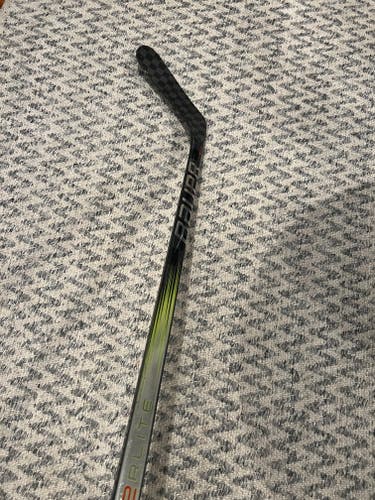Intermediate Bauer Vapor Hyperlite 2 Left Hand Hockey Stick P90TM 65 Flex (Used)