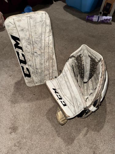 CCM EFlex 2 Glove and Blocker Set