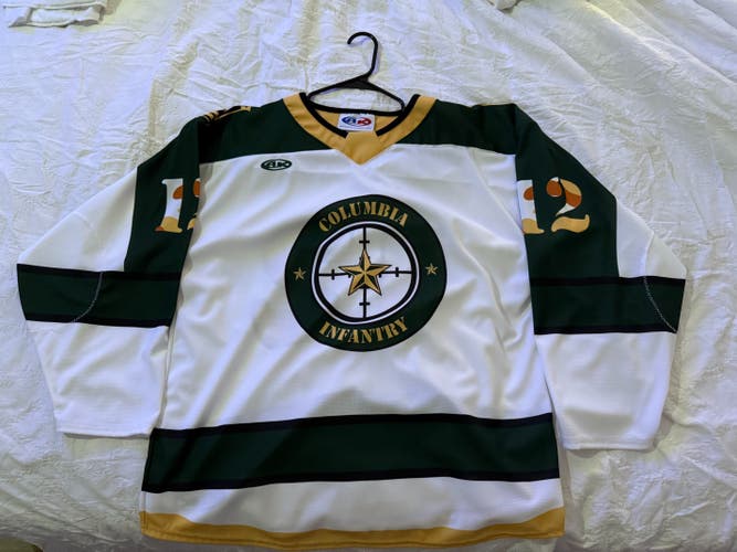 Team-Issued Large Hockey Jersey – Home White/Gold Camo