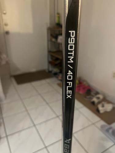 Junior Bauer Vapor Hyperlite 2 Left Hand Hockey Stick P90TM 40 Flex (Used)