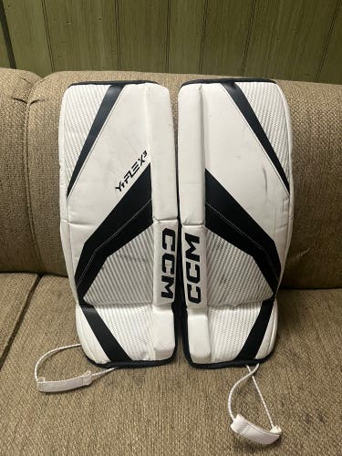 24" CCM YTFLEX 3 Goalie Leg Pads (Used)