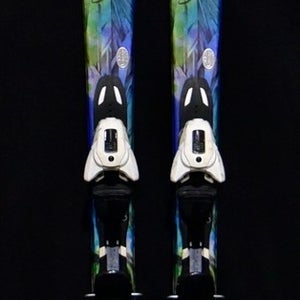 ATOMIC AFFINITY AIR SKIS SIZE 158 CM WITH ATOMIC BINDINGS