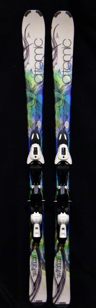 ATOMIC AFFINITY AIR SKIS SIZE 158 CM WITH ATOMIC BINDINGS