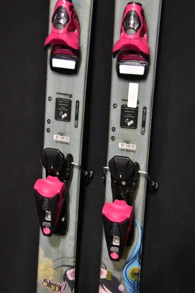 ROSSIGNOL SASSY 7 SKIS SIZE 160 CM WITH BINDINGS | SidelineSwap