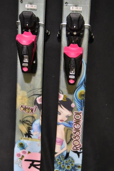 ROSSIGNOL SASSY 7 SKIS SIZE 160 CM WITH BINDINGS | SidelineSwap