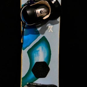 BURTON BALANCE SNOWBOARD SIZE 156.5 CM WITH LARGE BINDINGS