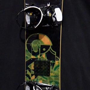 BURTON KING SNOWBOARD SIZE 167 CM WITH RIDE XLARGE BINDINGS