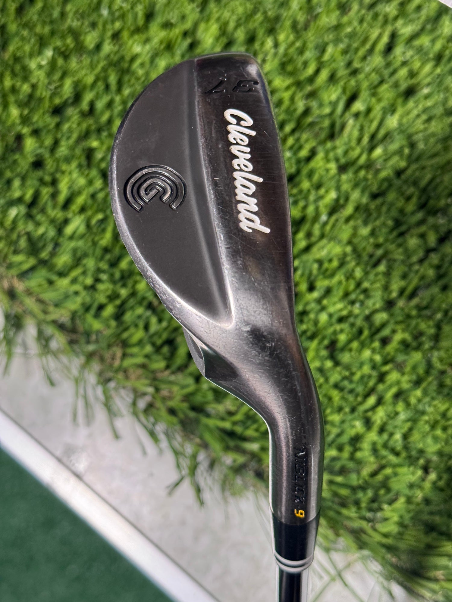 Cleveland Niblick 9 37° Chipper Wedge Zip Grooves Right Hand Steel