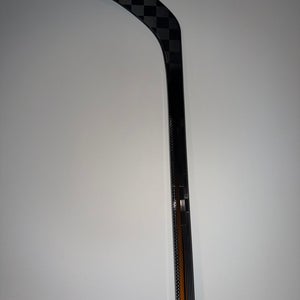 Senior Resonator Right Handed Hockey Stick P29 75 Flex Low kick (New)