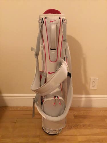 Nike Ladies Sport Lite Stand Golf Bag with 5-way Dividers & Rain Cover