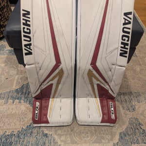 33" +2 Vaughn SLR4 Pro Carbon Goalie Leg Pads (Used)