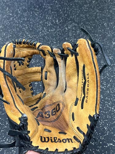 Used Wilson A360 BB/SB Glove RH Throw Black 12 1/2" 11849-S000035658