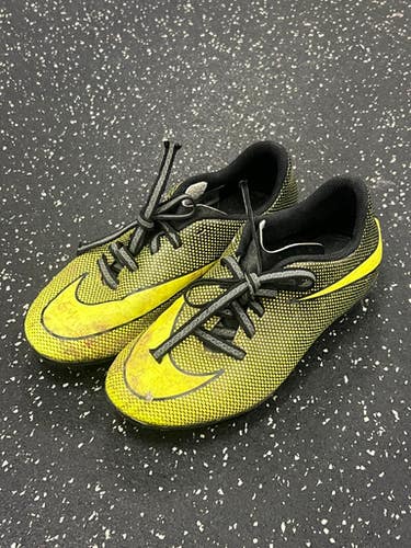 Used Nike BARVATA II Soccer Cleats Black And Optic Yellow Junior 03 11849-S000035650