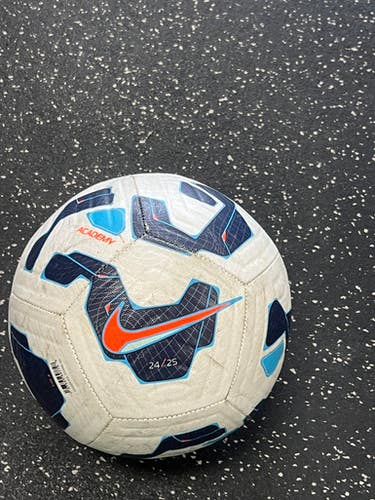 Used Nike ACADEMY All Size Soccer Ball White 4 11849-S000035626