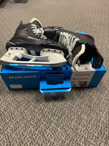 Bauer Supreme Shadow Hockey Skates 9 (New) Fit 3