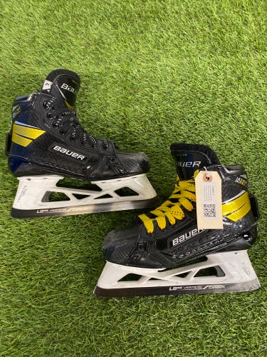 Intermediate Bauer Supreme Ultrasonic Hockey Goalie Skates Regular Width Size 4 (Used)