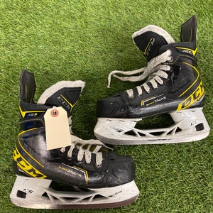Intermediate CCM Tacks AS3 Hockey Skates Size 4 (Used)
