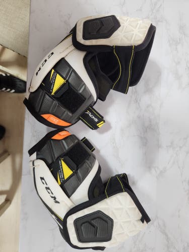 Senior Large CCM Tacks Pro Elbow Pads Pro Stock (Used)