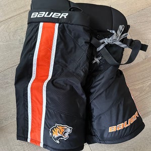 Men's Junior XL Bauer Hockey Pants (Used)