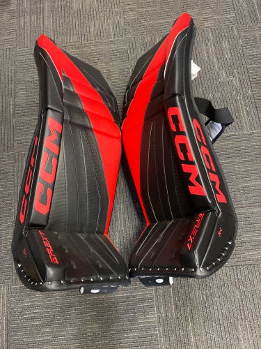 34" CCM EFlex 7 Goalie Leg Pads (New)