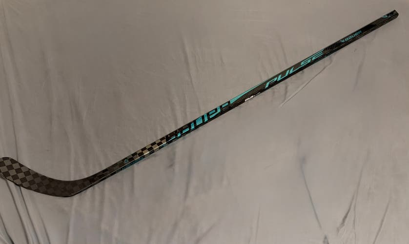 Used Bauer Pulse stick RH 77 flex p92 curve