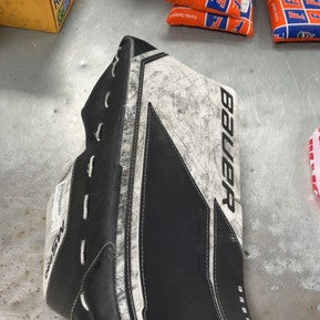 Used Bauer M5 PRO Inter Goalie Blocker None 11793-S000261320