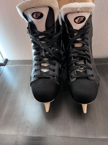 Hockey Skates Regular Width Pro Stock 10 (Used)