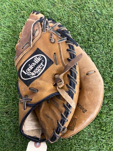 Louisville Slugger L212 RH Catcher's Baseball Glove 32" (Used)