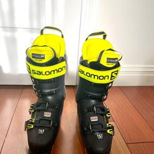 Mondo 24 & 24.5 Salomon S/Pro 130 Ski Boots (Used)