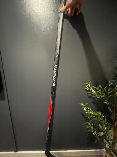 Custom Red Senior Bauer Vapor FlyLite Right Handed Hockey Stick P90TM 77 Flex (New)
