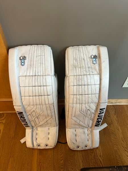 33" Vaughn Velocity V8 Goalie Leg Pads (Used)
