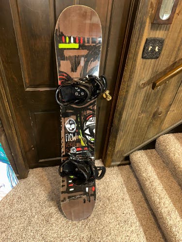 Men's Flow Verve Snowboard All Mountain With Bindings Medium Flex True Twin 151 cm (Used)