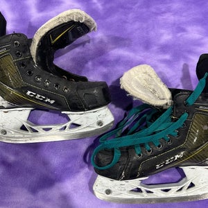 CCM Tacks 9060 Hockey Skates | Junior 3 | Regular