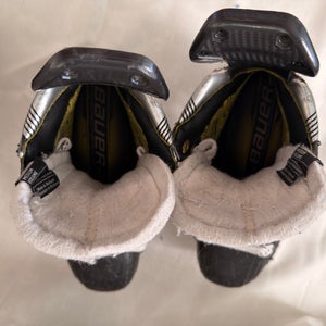 Bauer Supreme M5 Pro Hockey Skates Regular Width Size 4.5 (Used)