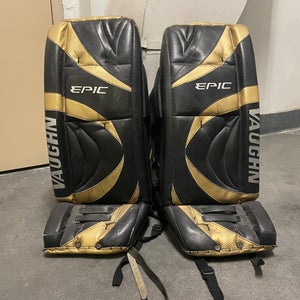 34" Vaughn Epic 8000 Goalie Leg Pads (Used)