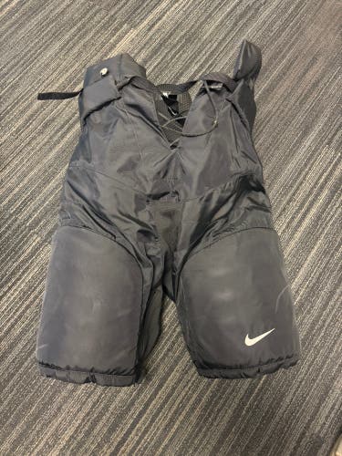 Senior Medium Nike Hockey Pants (Used)