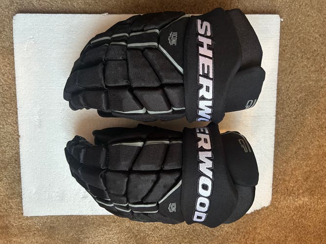 Sher-Wood Code TMP Pro Gloves 15" (Used)