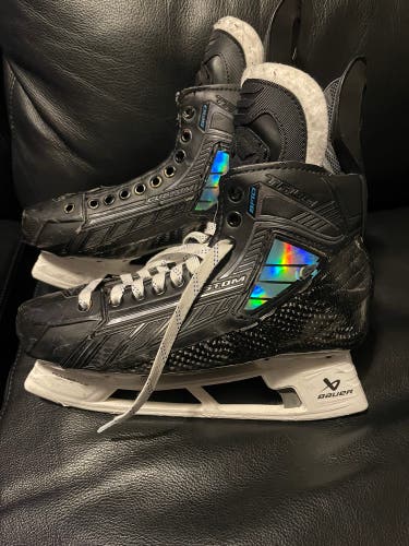 True Pro Custom Hockey Skates Regular Width 9 (Used)