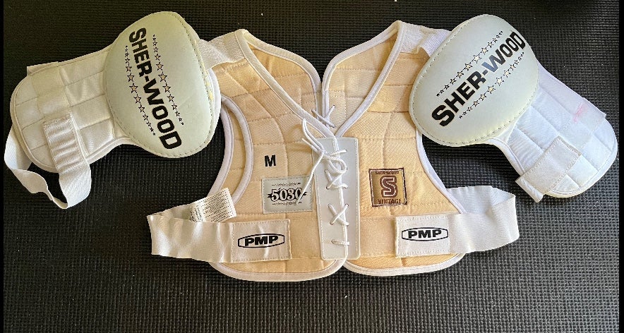 Medium Senior Sher-Wood 5030 HOF Shoulder Pads (Used)