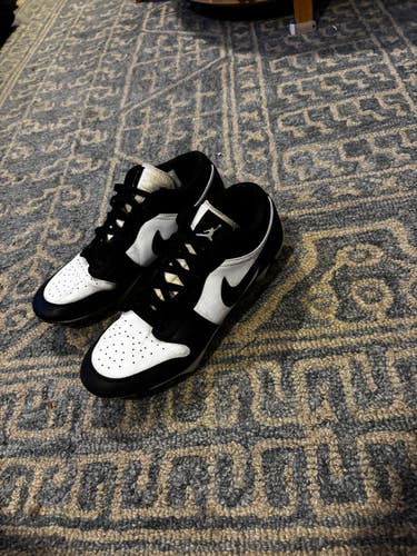 Men's Size M 10.5 (W 11.5) Adult Nike Cleats (Used)